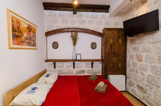 Tek Büyük Yataklı Oda