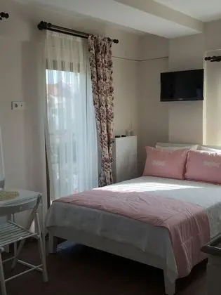 Standard Üç Kişilik Oda, Birden Çok Yatak, Bahçe Manzaralı