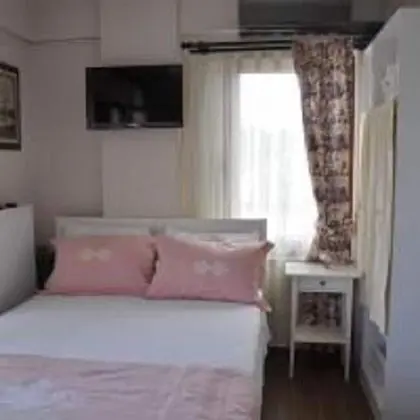 Standard Üç Kişilik Oda, Birden Çok Yatak, Bahçe Manzaralı