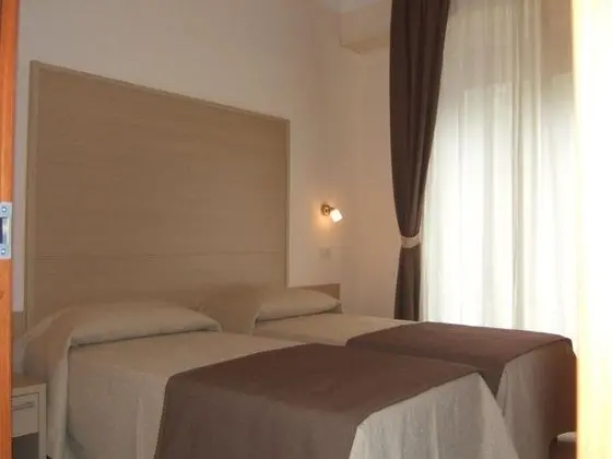 Panoramic Tek Büyük veya İki Ayrı Yataklı Oda