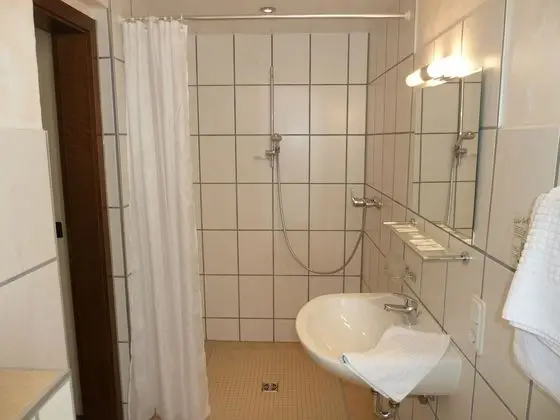 Tek Kişilik Oda, 1 Tek Kişilik Yatak