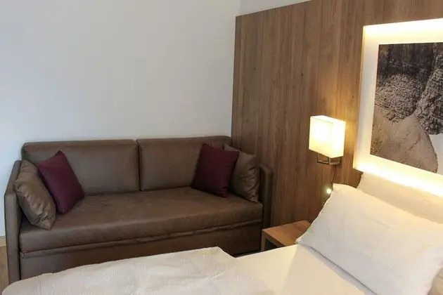 Classic Üç Kişilik Oda