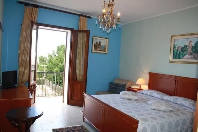 Tek Büyük Yataklı Oda, Balkon