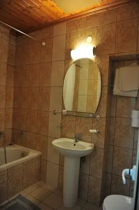 Üç Kişilik Oda