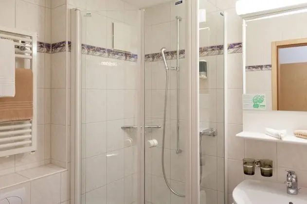 Tek Büyük Yataklı Oda, Balkon