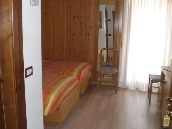 Dört Kişilik Oda, Dağ Manzaralı