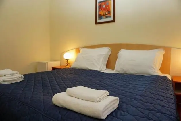 Tek Büyük veya İki Ayrı Yataklı Oda (2 adults & 1 child)