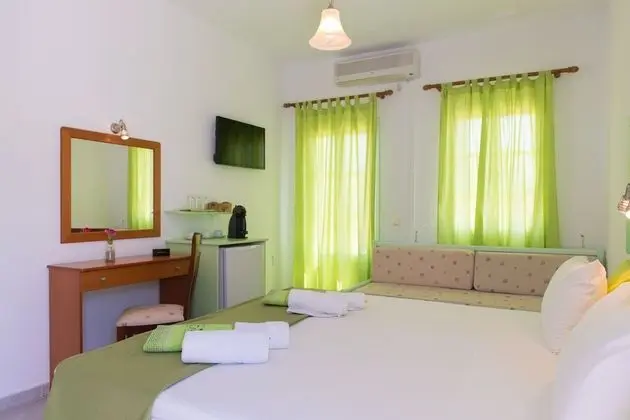 Üç Kişilik Oda, Bahçe Manzaralı