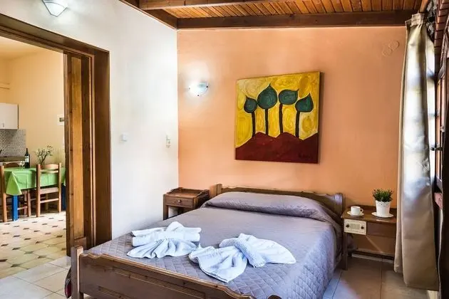 Stüdyo, Bahçe Manzaralı