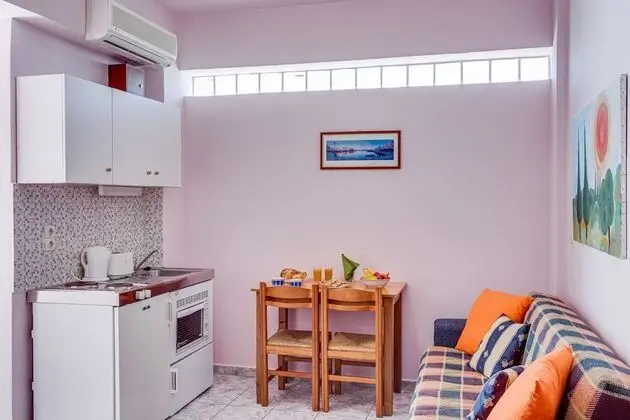Stüdyo, Bahçe Manzaralı