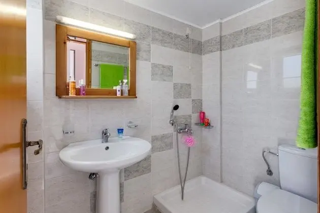 Stüdyo, Bahçe Manzaralı