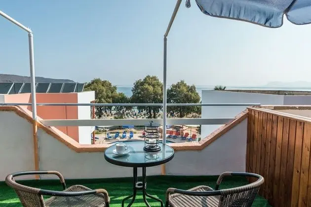 Tek Büyük Yataklı Oda, Balkon, Deniz Manzaralı