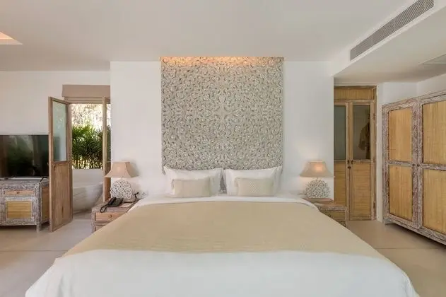 Eden Suite Pool Access