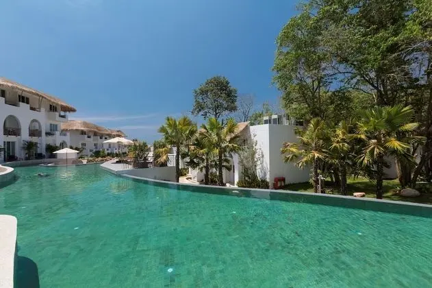 Tropical Garden Pool Access