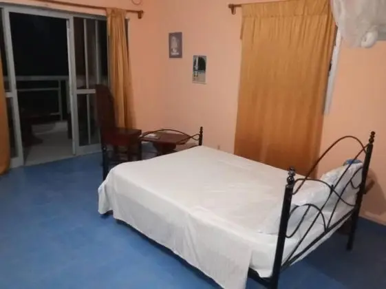 Deluxe Tek Büyük Yataklı Oda, Kısmi Deniz Manzaralı