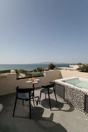 Deluxe Stüdyo Süit, 1 Yatak Odası, Sıcak Su Havuzu, Deniz Manzaralı