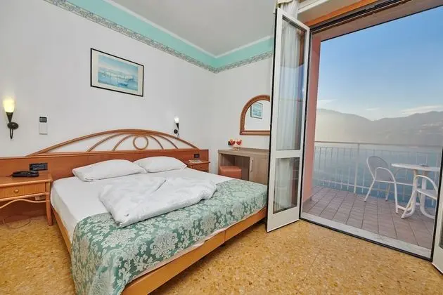 Classic Tek Büyük Yataklı Oda, 1 Çift Kişilik veya 2 Tek Kişilik Yatak, Balkon, Göl Manzaralı