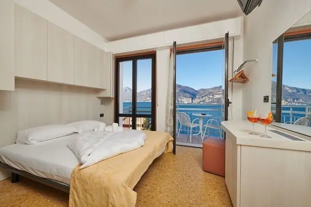 Classic Tek Büyük Yataklı Oda, 1 Çift Kişilik veya 2 Tek Kişilik Yatak, Balkon, Göl Manzaralı