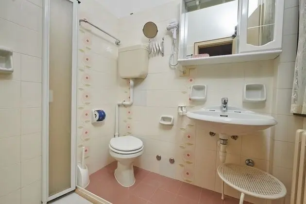 Classic Tek Büyük Yataklı Oda, 1 Çift Kişilik veya 2 Tek Kişilik Yatak, Balkon, Göl Manzaralı