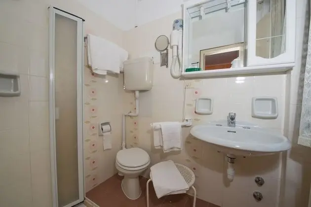 Classic Tek Büyük Yataklı Oda, 1 Çift Kişilik veya 2 Tek Kişilik Yatak, Balkon, Göl Manzaralı