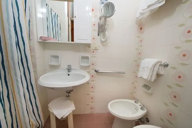 Classic Tek Büyük Yataklı Oda, 1 Çift Kişilik veya 2 Tek Kişilik Yatak, Balkon, Göl Manzaralı