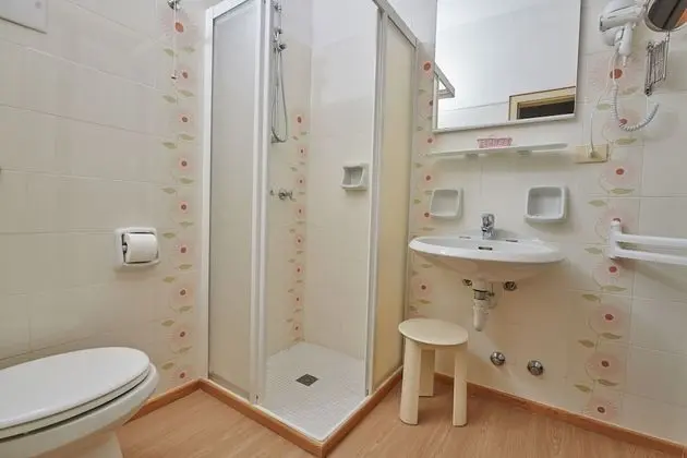 Classic Tek Büyük Yataklı Oda, 1 Çift Kişilik veya 2 Tek Kişilik Yatak, Balkon, Göl Manzaralı