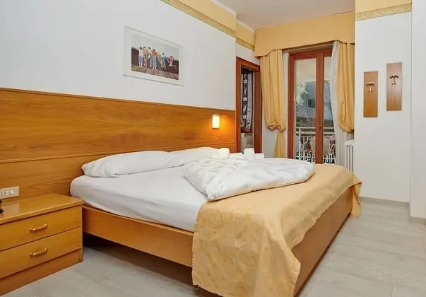 Economy Dört Kişilik Oda, 1 Yatak Odası, Balkon (Lake View or Mountain Side)