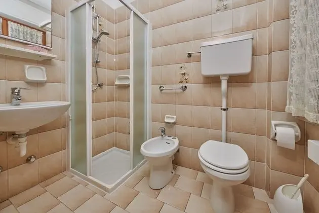 Economy Dört Kişilik Oda, 1 Yatak Odası, Balkon (Lake View or Mountain Side)