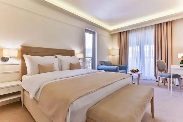 Deluxe Tek Büyük veya İki Ayrı Yataklı Oda