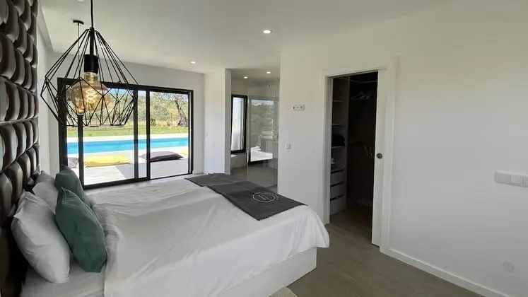 Villa, 6 Yatak Odası, Kişiye Özel Havuzlu, Bahçe Manzaralı