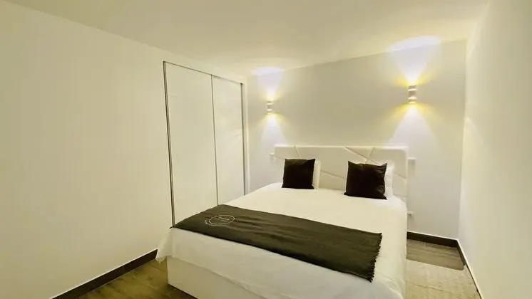 Villa, 6 Yatak Odası, Kişiye Özel Havuzlu, Bahçe Manzaralı