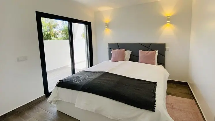 Villa, 6 Yatak Odası, Kişiye Özel Havuzlu, Bahçe Manzaralı
