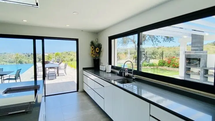 Villa, 6 Yatak Odası, Kişiye Özel Havuzlu, Bahçe Manzaralı