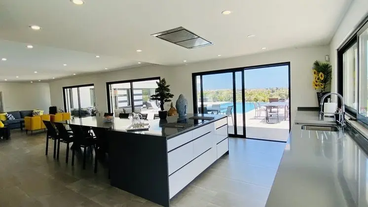 Villa, 6 Yatak Odası, Kişiye Özel Havuzlu, Bahçe Manzaralı