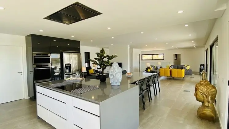 Villa, 6 Yatak Odası, Kişiye Özel Havuzlu, Bahçe Manzaralı