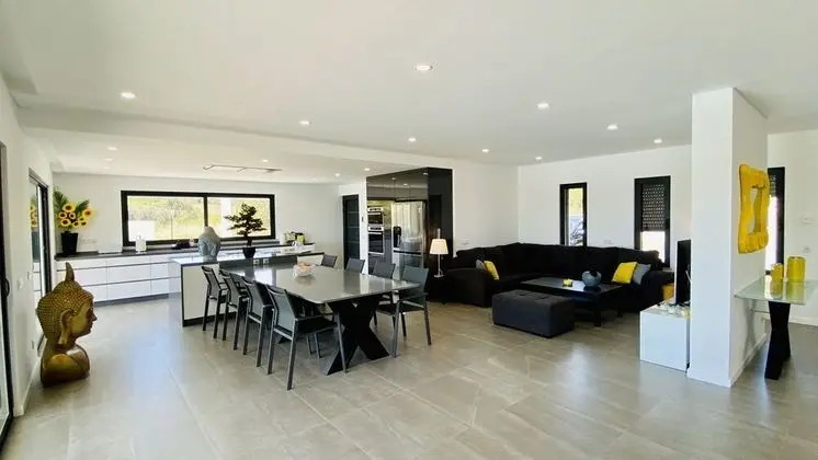 Villa, 6 Yatak Odası, Kişiye Özel Havuzlu, Bahçe Manzaralı