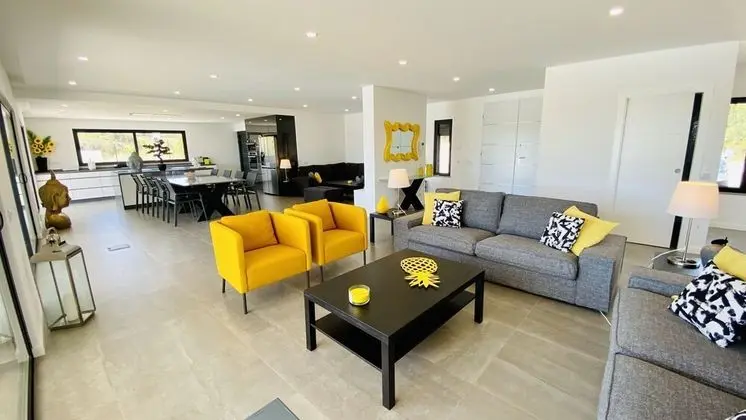 Villa, 6 Yatak Odası, Kişiye Özel Havuzlu, Bahçe Manzaralı