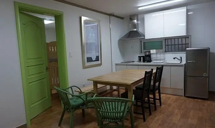 Itaewon 2F - 3 Bedrooms
