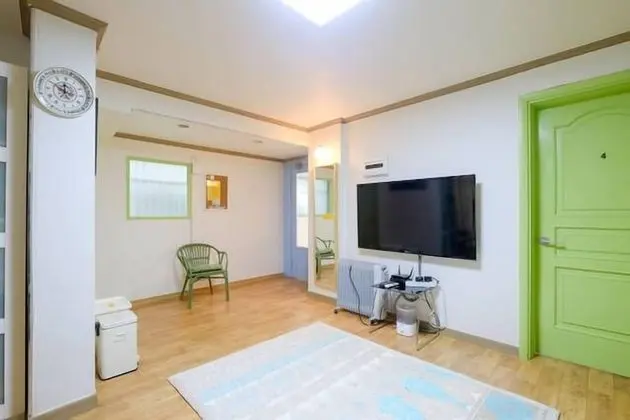 Itaewon 2F - 3 Bedrooms