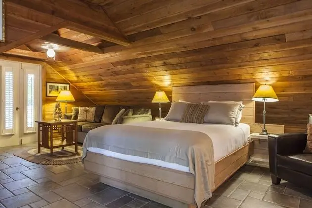 Deluxe 1 Bedroom Suite