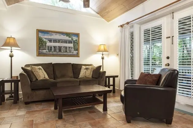 Deluxe 1 Bedroom Suite