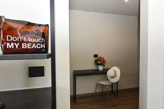 Singola Superior (No Beach Access Included)