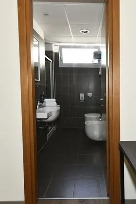 Singola Superior (No Beach Access Included)