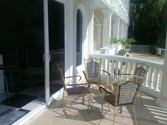 2 Bedroom Pattio Apartment