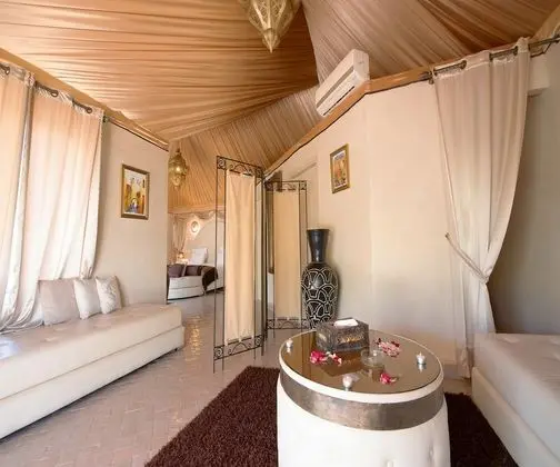 LA Royale
