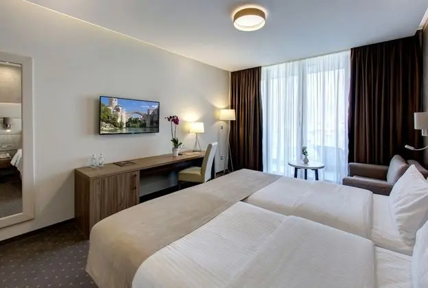 Deluxe Tek Büyük veya İki Ayrı Yataklı Oda, Balkon