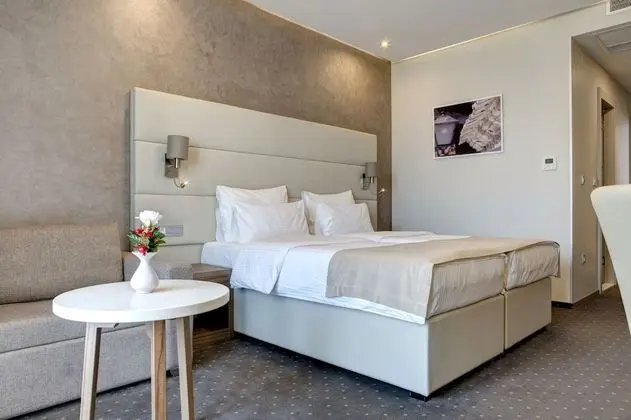 Deluxe Tek Büyük veya İki Ayrı Yataklı Oda, Balkon