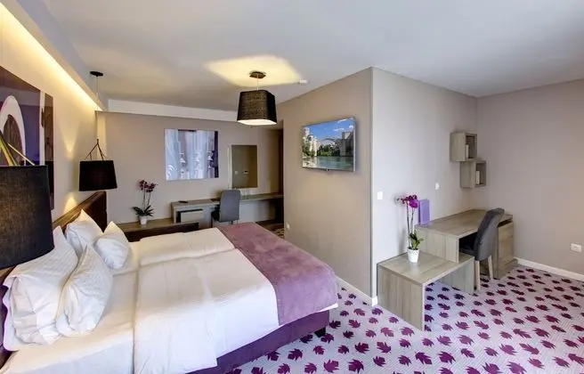 Üç Kişilik Oda, Birden Çok Yatak, Balkon, Şehir Manzaralı