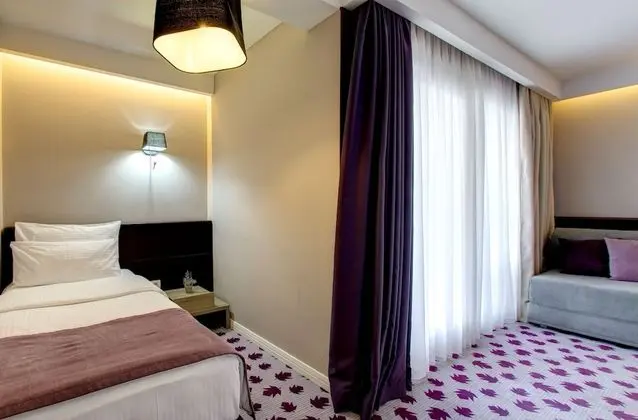 Üç Kişilik Oda, Birden Çok Yatak, Balkon, Şehir Manzaralı