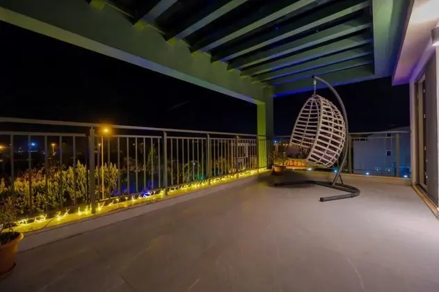 Aile Odası, Dağ veya Havuz Manzaralı, Balkon veya Teraslı